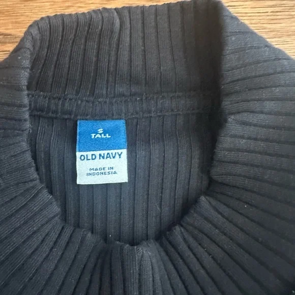 Old Navy Black and White Ribbed Muscle Tee NWOT Set of 3 - Picture 4 of 4